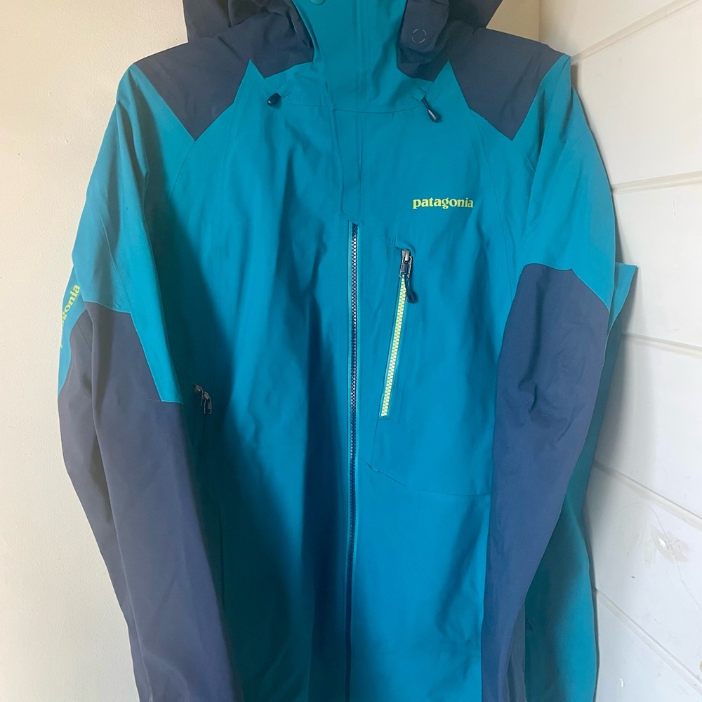 Patagonia Teal and Navy Hooded Jacket